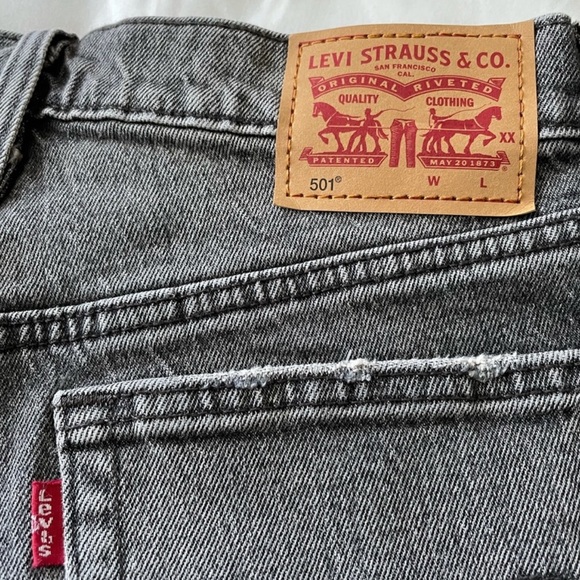 Levi’s 501 denim shorts - Picture 4 of 6
